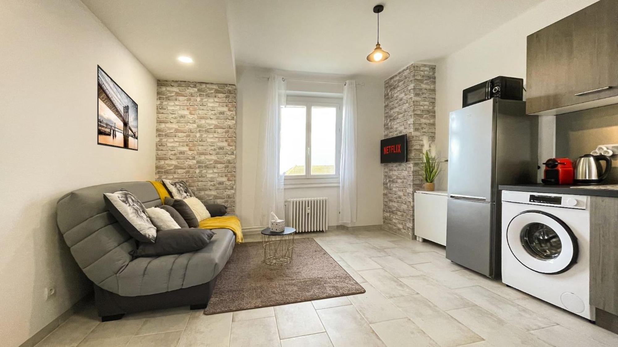 Homey Keola - Parking Prive Gratuit - Aux Portes De Geneve - Au Pied Du Tram - Appartement Avec 1 Chambre Et Un Grand Salon Avec Un Canape-Lit Ambilly Bagian luar foto