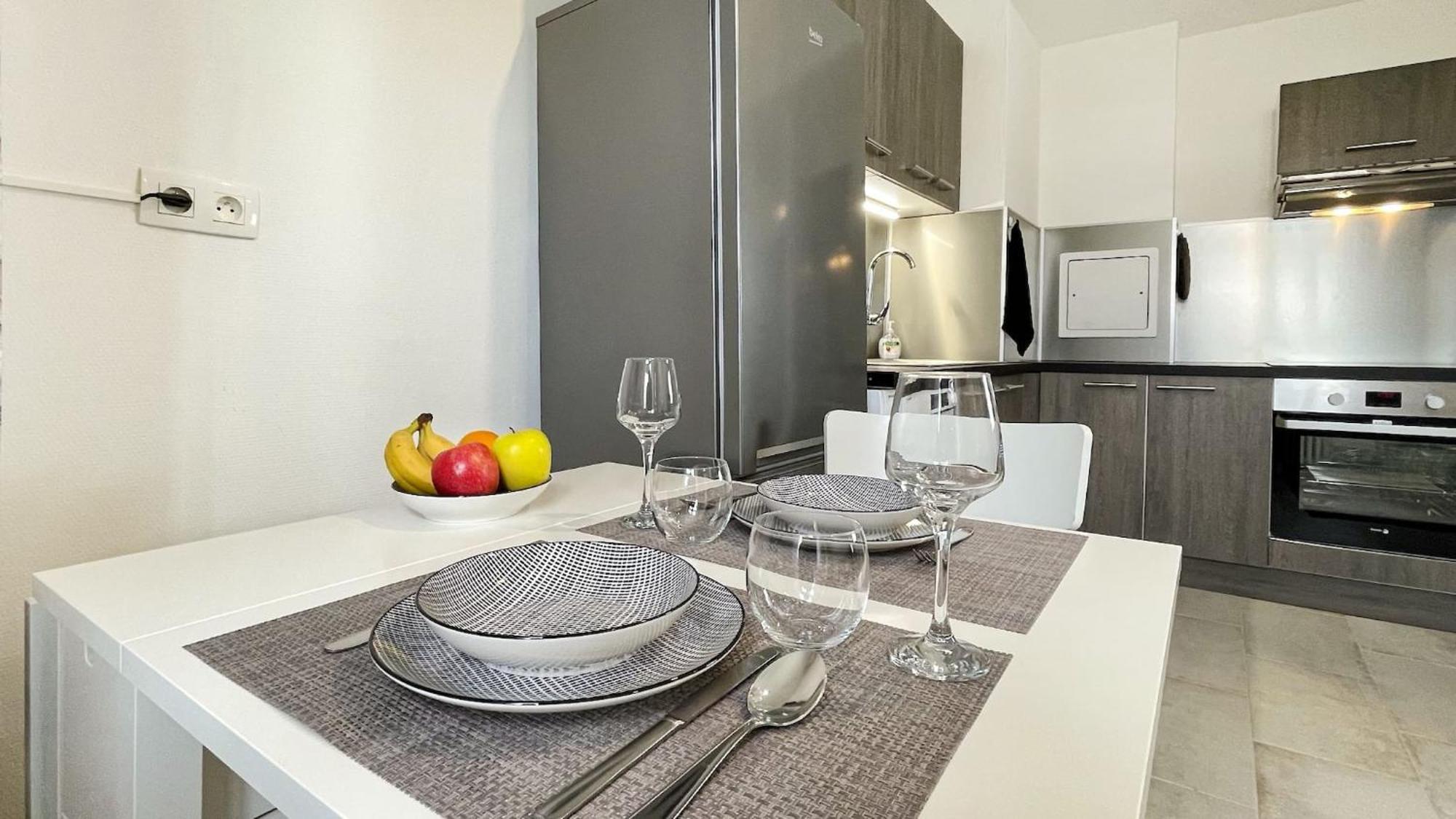 Homey Keola - Parking Prive Gratuit - Aux Portes De Geneve - Au Pied Du Tram - Appartement Avec 1 Chambre Et Un Grand Salon Avec Un Canape-Lit Ambilly Bagian luar foto